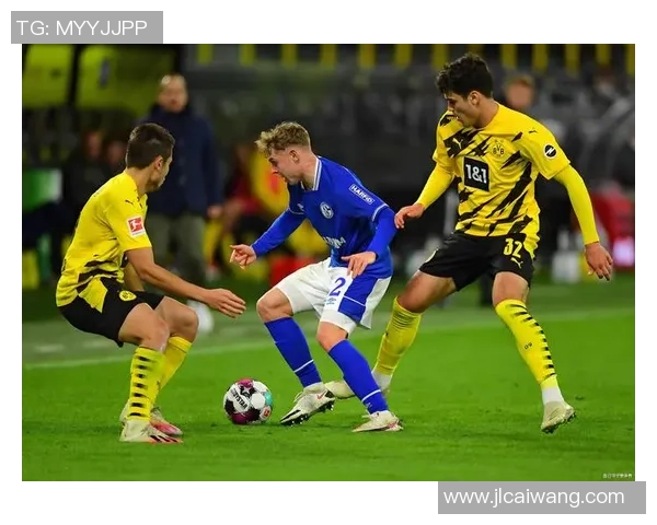 莫斯科中央与奥林匹亚的巅峰对决揭示足球战术与团队精神的较量 莫斯科中央与奥林匹亚的巅峰对决揭示足球战术与团队精神的较量